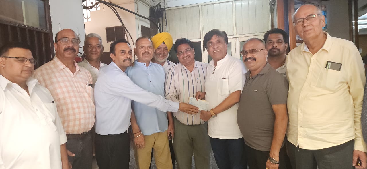 City Halwai Association comes forward to help flood victims.